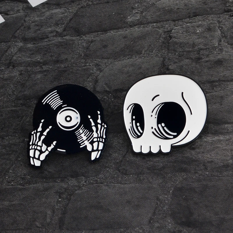 Gothic Skeleton Record Hands Pin Buckle DJ Hands Brooch Enamel Lapel Pins Badge Clothing Backpack Accessories Punk Jewelry Gift
Gothic Skeleton Record Hands Pin Buckle DJ Hands Brooch Enamel Lapel Pins Badge Clothing Backpack Accessories Punk Jewelry Gift