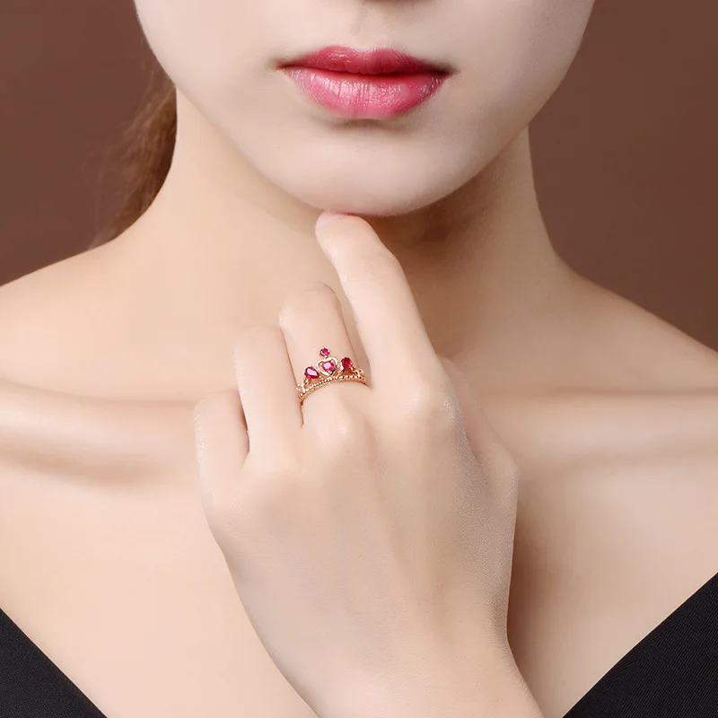 OMHXZJ Wholesale European Fashion Woman Girl Party Wedding Gift Luxury Crown Red AAA Zircon 18KT Rose Gold Ring RR559
OMHXZJ Wholesale European Fashion Woman Girl Party Wedding Gift Luxury Crown Red AAA Zircon 18KT Rose Gold Ring RR559