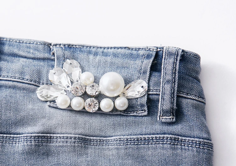 Jeans for Women Beading Flower Jeans Woman Elastic plus size Stretch Jeans female Diamond denim skinny pencil pants A520
Jeans for Women Beading Flower Jeans Woman Elastic plus size Stretch Jeans female Diamond denim skinny pencil pants A520
