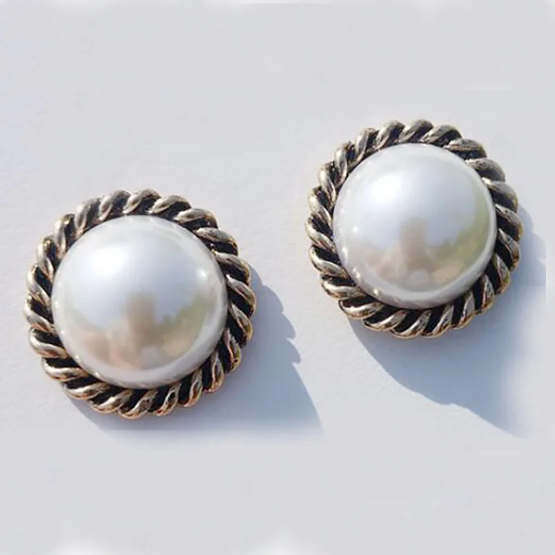 2018 New Fashion Jewelry Vintage Round Pearl Stud Earrings for Women Vintage Earrings Gifts For Women Lady Girls Wholesale
2018 New Fashion Jewelry Vintage Round Pearl Stud Earrings for Women Vintage Earrings Gifts For Women Lady Girls Wholesale