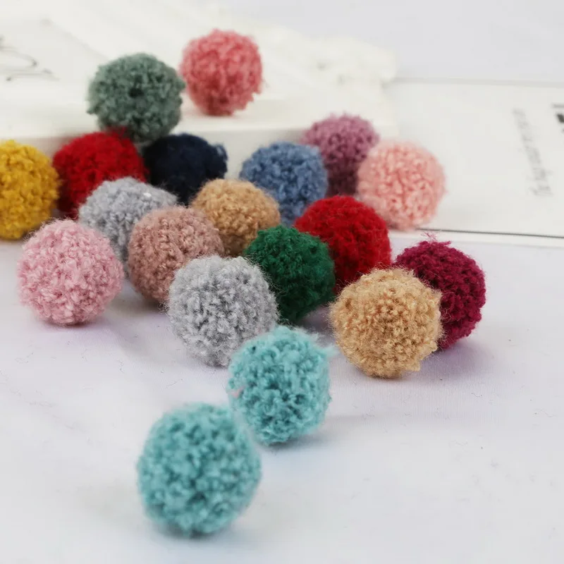 10pcs/lot Pompom 15/20mm Soft Pompones Fluffy Plush Crafts DIY Furball Home Decor Sewing Supplies For Christmas Tree Decoration
10pcs/lot Pompom 15/20mm Soft Pompones Fluffy Plush Crafts DIY Furball Home Decor Sewing Supplies For Christmas Tree Decoration