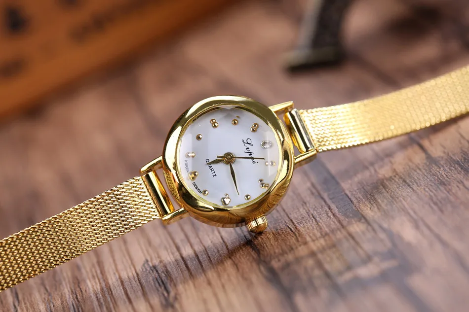 Lvpai Fashion Business Watch Women Luxury Diamond Gold Scale Alloy Ladies Watches Small Dial Gold Strap Quartz Bracelet Reloj
Lvpai Fashion Business Watch Women Luxury Diamond Gold Scale Alloy Ladies Watches Small Dial Gold Strap Quartz Bracelet Reloj