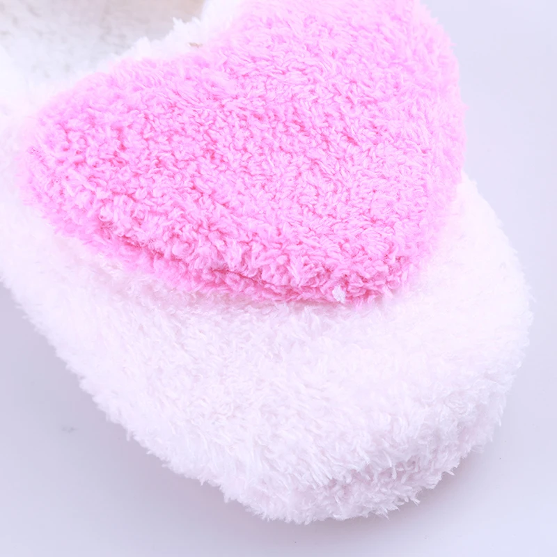 Lovely Ladies Home Floor Soft Women Indoor Slippers Outsole Comfortable Big Heart Decor Shoes Female Cashmere Warm Casual Shoes
Lovely Ladies Home Floor Soft Women Indoor Slippers Outsole Comfortable Big Heart Decor Shoes Female Cashmere Warm Casual Shoes
