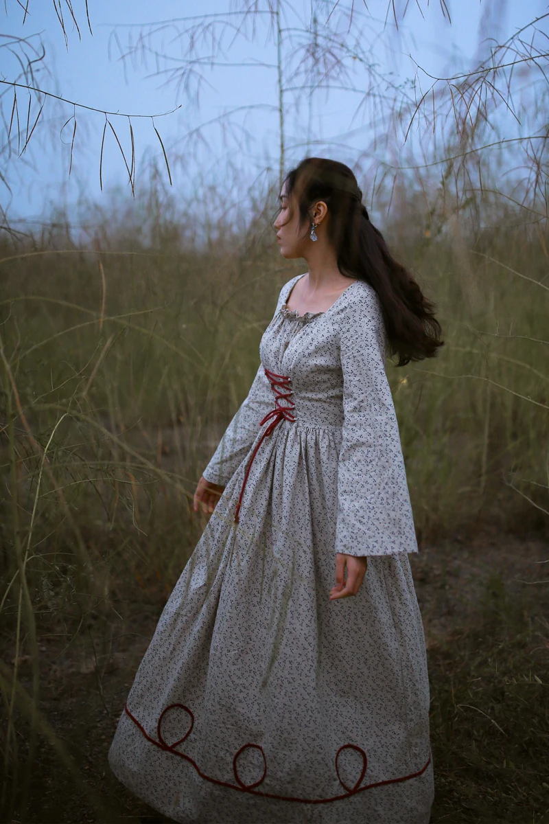 LYNETTE'S CHINOISERIE Spring Autumn Original Design Women French Royal Vintage Rustic Floral Print Cotton Dresses
LYNETTE'S CHINOISERIE Spring Autumn Original Design Women French Royal Vintage Rustic Floral Print Cotton Dresses