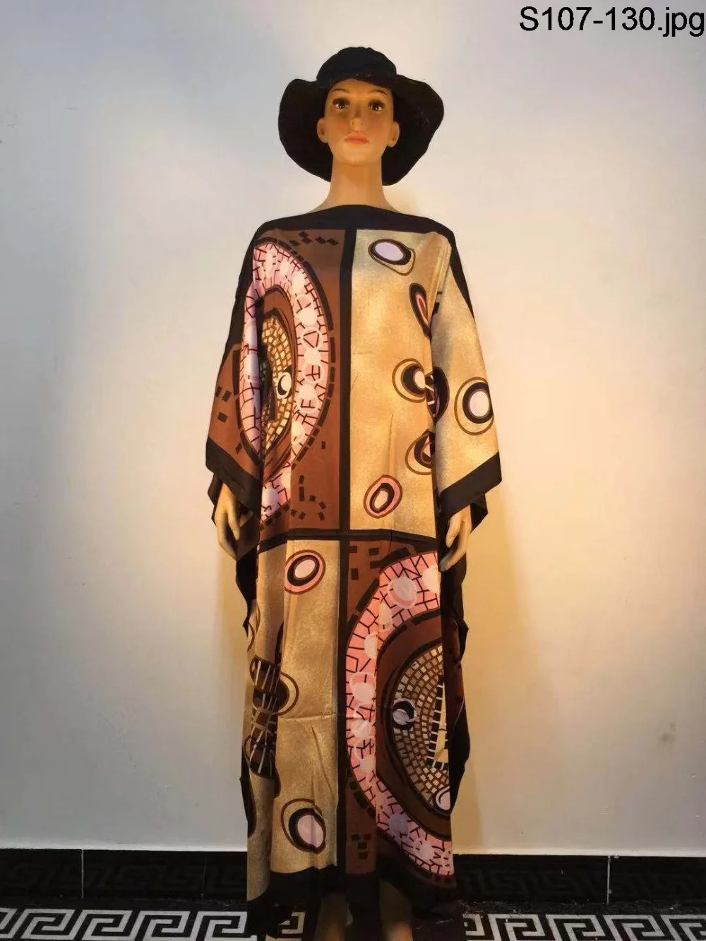Hot Sale 2019 new design women long dress beautiful printed African dress for women high quality Muslim abaya dress in stock
Hot Sale 2019 new design women long dress beautiful printed African dress for women high quality Muslim abaya dress in stock