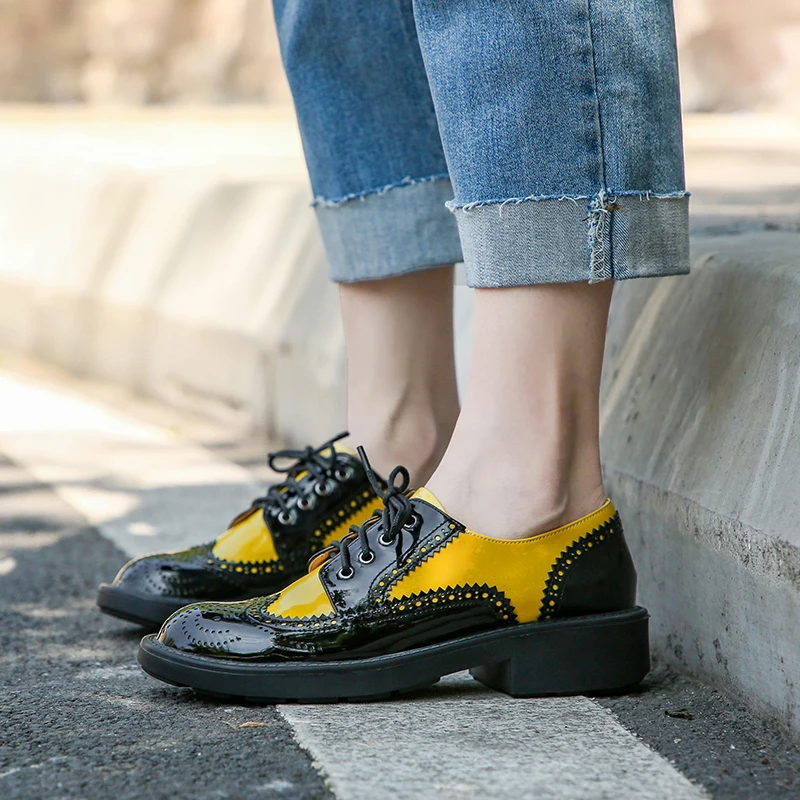 2019 Fashion Woman Flat Oxford Shoes British Style Vintage Shoes Soft Genuine Leather Casual Retro Brogues Autumn Shoes Woman
2019 Fashion Woman Flat Oxford Shoes British Style Vintage Shoes Soft Genuine Leather Casual Retro Brogues Autumn Shoes Woman