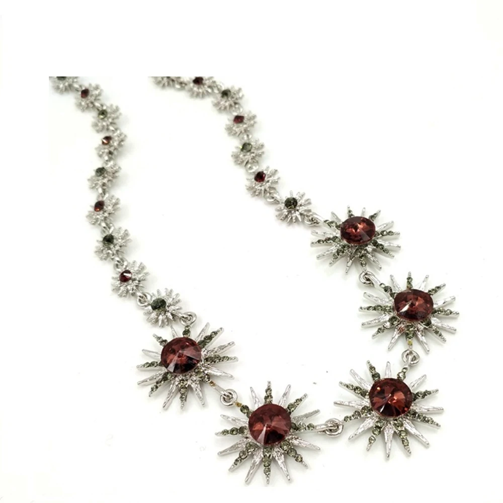 Vintage Adjustable Chain Dark Red Crystal Burst Sun Necklaces Micro Pave Aster Flower Necklace Summer Holiday Jewelry for Women
Vintage Adjustable Chain Dark Red Crystal Burst Sun Necklaces Micro Pave Aster Flower Necklace Summer Holiday Jewelry for Women