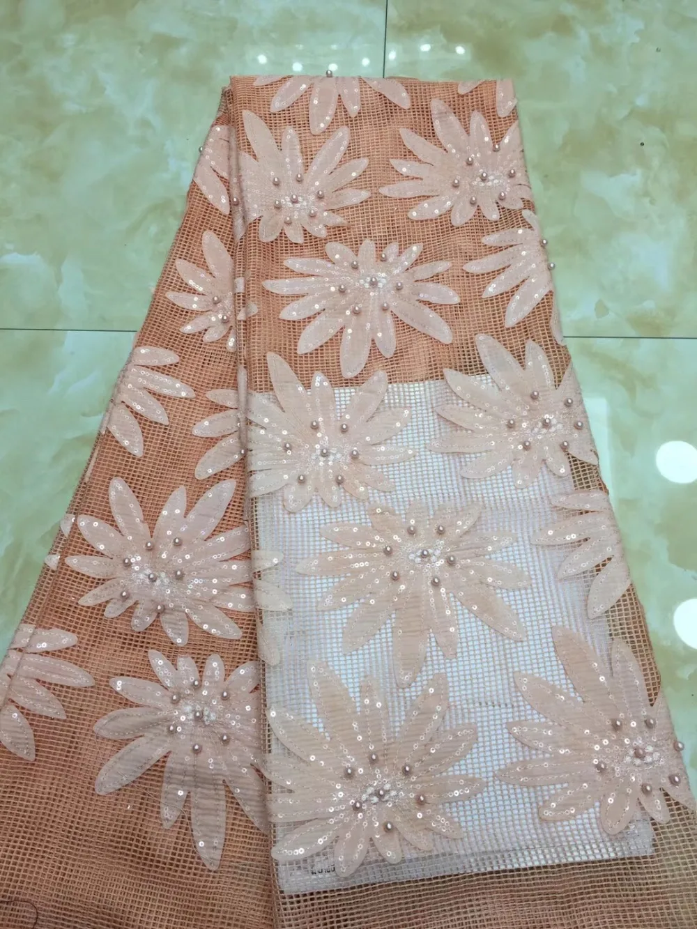 New Arrival African Appliqued Tulle Lace Fabric Wholesale African Party Laces Popular Beaded and sequins French Lace Fabrics
New Arrival African Appliqued Tulle Lace Fabric Wholesale African Party Laces Popular Beaded and sequins French Lace Fabrics