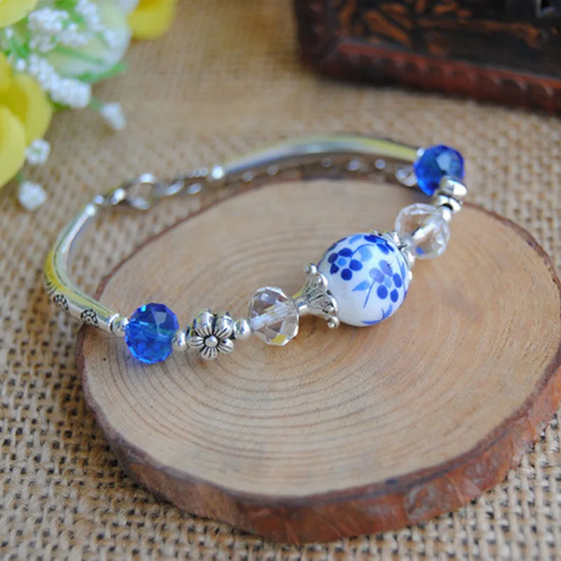 Cute New Girl Blue and White Porcelain Flower Bead Bracelet Women Lucky Vintage Chinese Style Flower Bracelet Jewelry Party Gift
Cute New Girl Blue and White Porcelain Flower Bead Bracelet Women Lucky Vintage Chinese Style Flower Bracelet Jewelry Party Gift