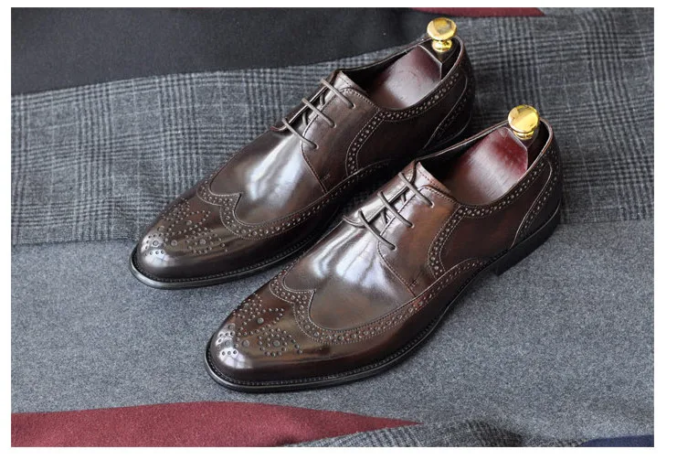 Handmade leather men's pointed business dress shoes breathable Goodyear Brock style carved casual men's shoes Free Shipping
Handmade leather men's pointed business dress shoes breathable Goodyear Brock style carved casual men's shoes Free Shipping