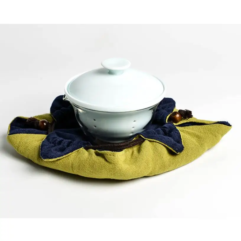 "KingTeaMall" Vehicle Travel Porcelain Tea Set for Chinese Gongfu Tea, Teawares, Teasets, Teatools, Gifts.
"KingTeaMall" Vehicle Travel Porcelain Tea Set for Chinese Gongfu Tea, Teawares, Teasets, Teatools, Gifts.