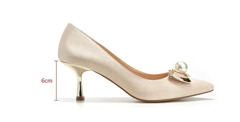 KNCOKAR New season pointed stiletto heels women's simple pearl shallow mouth single shoes fashion bow button women's shoes
KNCOKAR New season pointed stiletto heels women's simple pearl shallow mouth single shoes fashion bow button women's shoes