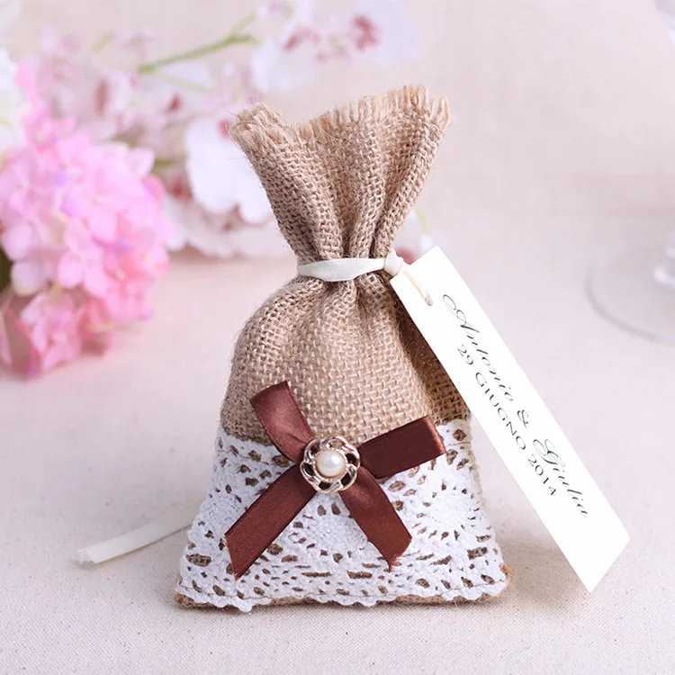 Free shipping 500pcs Rustic Burlap Sack Wedding Favor Bags Candy Pouches With Drawsrtings Jewelry Coin Gift Beads Money
Free shipping 500pcs Rustic Burlap Sack Wedding Favor Bags Candy Pouches With Drawsrtings Jewelry Coin Gift Beads Money