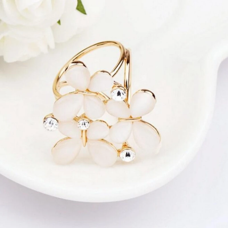 Trendy Fashion Simple Women's Butterfly Flower Rhinestone Scarves Clip Shawl Buckle Pearl Crystal Charming Gift Jewelry Hote
Trendy Fashion Simple Women's Butterfly Flower Rhinestone Scarves Clip Shawl Buckle Pearl Crystal Charming Gift Jewelry Hote