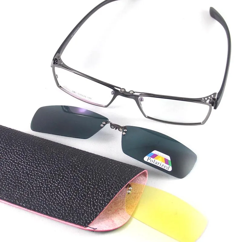 Unisex Eyeglasses Frame and 2 pcs Sunglasses clip on Fashion Glasses Mens Eyewear Frames Polarized Sun Glasses Clip 681
Unisex Eyeglasses Frame and 2 pcs Sunglasses clip on Fashion Glasses Mens Eyewear Frames Polarized Sun Glasses Clip 681