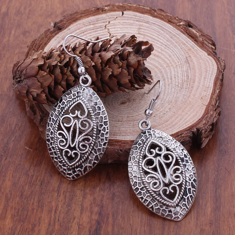 New Fashion Statement Bohemian Vintage Ethnic Tibetan Silver Color Big Oval Drop Earring Carved Flowers Drop Earrings For Women
New Fashion Statement Bohemian Vintage Ethnic Tibetan Silver Color Big Oval Drop Earring Carved Flowers Drop Earrings For Women