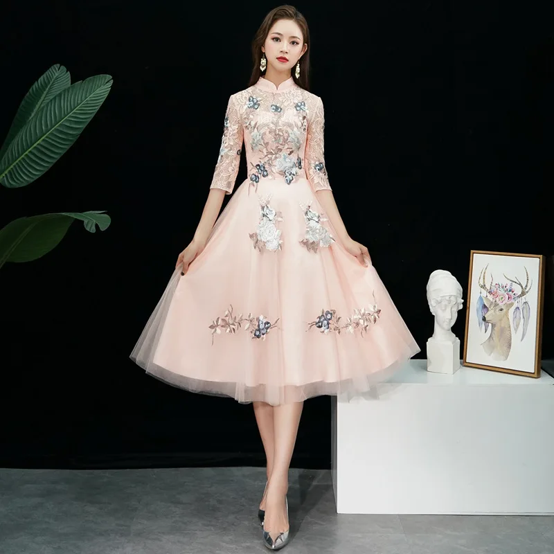Modern Chinese Dress Cheongsam Embroidery Mandarin Collar Robe Vintage Femme Qipao Dress Midi Elegant Chinese Dresses FF1835
Modern Chinese Dress Cheongsam Embroidery Mandarin Collar Robe Vintage Femme Qipao Dress Midi Elegant Chinese Dresses FF1835