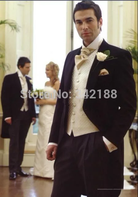 orning style Black Groom Tuxedos Peak Lapel Best Man Groomsman Mens Wedding Suits Bridegroom (Jacket+Pants+Tie+Vest) ok:1000
orning style Black Groom Tuxedos Peak Lapel Best Man Groomsman Mens Wedding Suits Bridegroom (Jacket+Pants+Tie+Vest) ok:1000