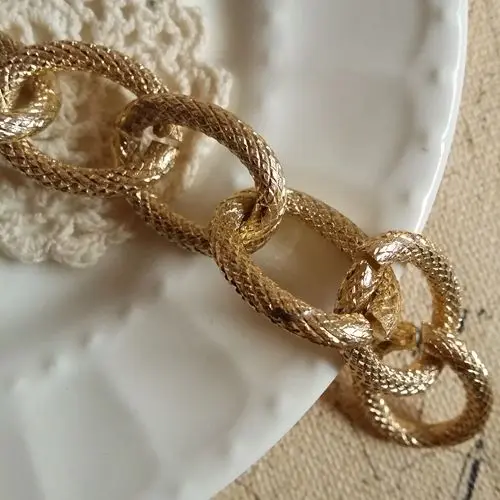 2M/lot 20MM/W Fashion Gold Plated Aluminum Link Chains Jewelry Findings Accessories
2M/lot 20MM/W Fashion Gold Plated Aluminum Link Chains Jewelry Findings Accessories