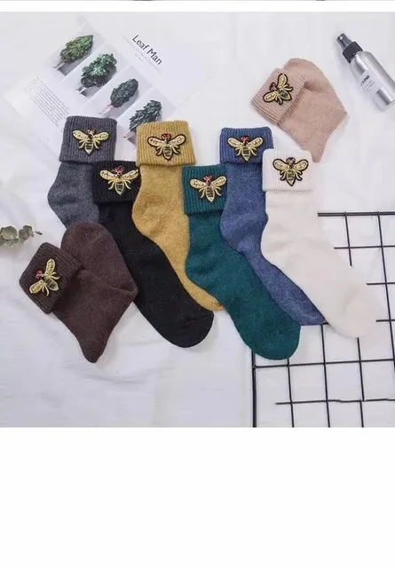 2019 New Fashion embroidery beaded Bee Flanging Wild In Tube Socks Elastic women Hosiery
2019 New Fashion embroidery beaded Bee Flanging Wild In Tube Socks Elastic women Hosiery