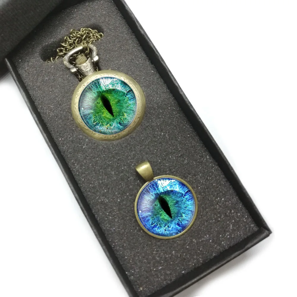QiYuFang Blue Green Cat Eye Pocket Watch With God Eyes Pendant Necklace Glass Dome Jewelry Handmade Gift Box Wedding Men Women
QiYuFang Blue Green Cat Eye Pocket Watch With God Eyes Pendant Necklace Glass Dome Jewelry Handmade Gift Box Wedding Men Women
