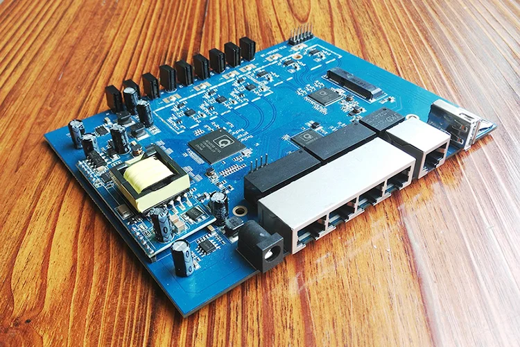 Полный гигабитный двухдиапазонный беспроводной маршрутизатор 5,8G, 2,4G, 11ac, 1750 Мбит/с, QCA9558
Полный гигабитный двухдиапазонный беспроводной маршрутизатор 5,8G, 2,4G, 11ac, 1750 Мбит/с, QCA9558