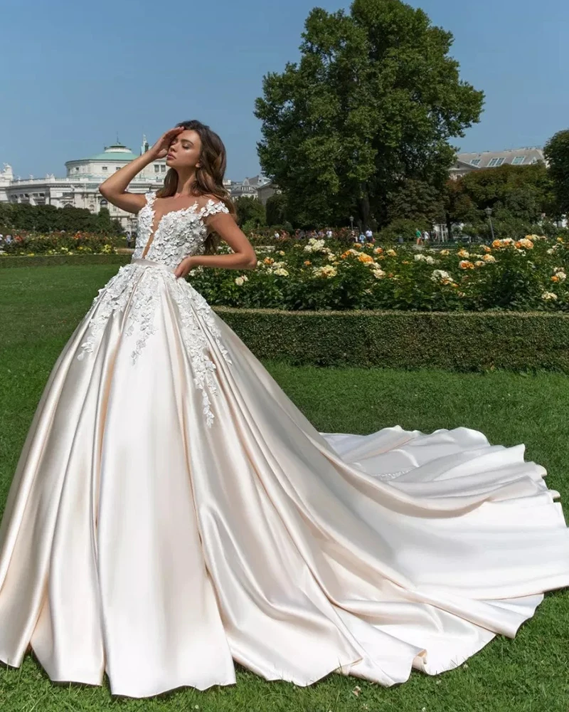 Атласное свадебное платье с коротким рукавом и пуговицами на спине Gaun Pengantin de Mariage