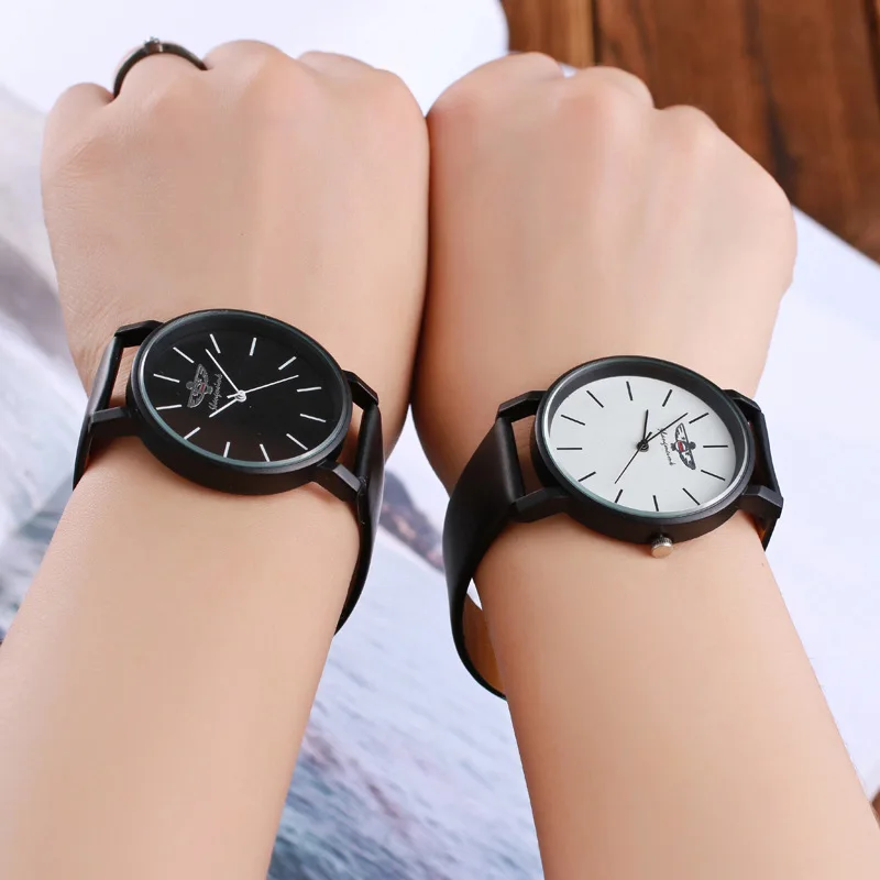 Hot Sales Black&White Leather Watch Women Men Lovers Bee Simple Dress Quartz Wristwatch
Hot Sales Black&White Leather Watch Women Men Lovers Bee Simple Dress Quartz Wristwatch