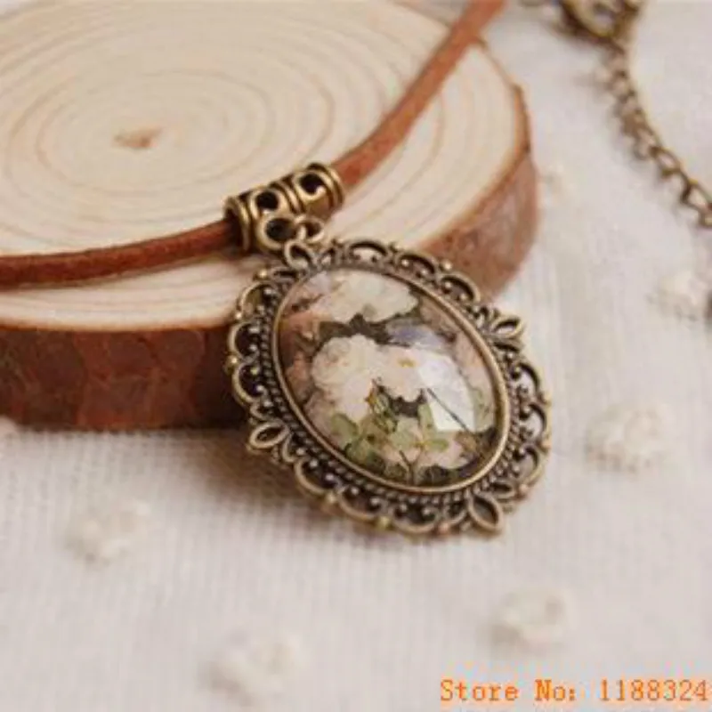 Handmade Retro Leather Cord Chain bronze glass flower necklaces & pendants for women 2015 colar vintage jewelry accessories
Handmade Retro Leather Cord Chain bronze glass flower necklaces & pendants for women 2015 colar vintage jewelry accessories