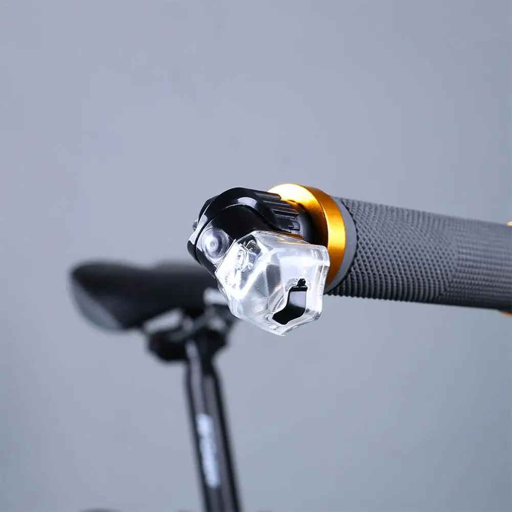 2PCS Mtb Bicycle Handlebar Turn Signal Plug Light LED Turn Warning Light Mountain Road Bicycle Special Plug Light Night Cycling
2PCS Mtb Bicycle Handlebar Turn Signal Plug Light LED Turn Warning Light Mountain Road Bicycle Special Plug Light Night Cycling