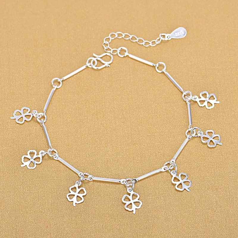 Beautiful Fashion Female Clover Charm Bracelets For Woman Silver Color Chain Bracelets Gifts 2022
Beautiful Fashion Female Clover Charm Bracelets For Woman Silver Color Chain Bracelets Gifts 2022
