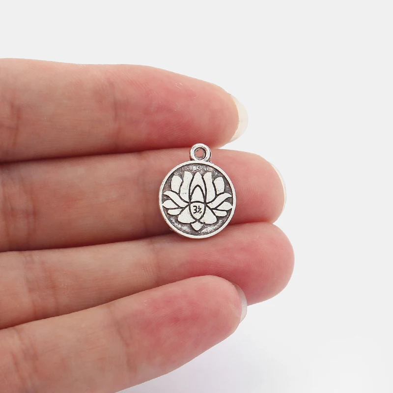 20PCS Antique Lotus Flower Coin Round Charms Pendants for Necklace Earring Making Jewelry Findings 18x15mm
20PCS Antique Lotus Flower Coin Round Charms Pendants for Necklace Earring Making Jewelry Findings 18x15mm