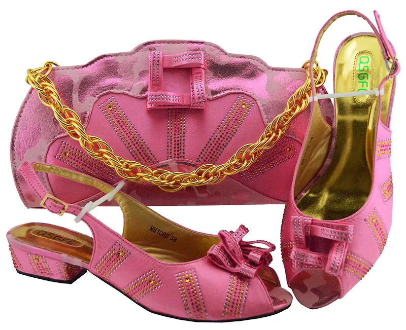 Pink Color Italian Shoes with Match Bags Shoes and Bag Set African Sets 2018 Women Italian African Party Pumps Shoe MM1082
Pink Color Italian Shoes with Match Bags Shoes and Bag Set African Sets 2018 Women Italian African Party Pumps Shoe MM1082