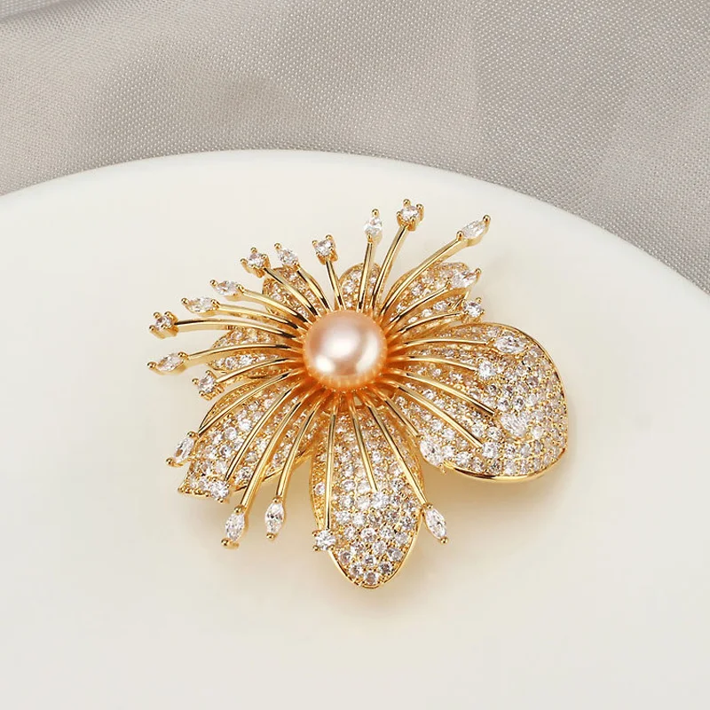 Luxury Crystal Flower Brooches for Women Natural Pearl Rhinestone Brooch Lapel Pins Jewelry for Female Wedding Scarf Accessories
Luxury Crystal Flower Brooches for Women Natural Pearl Rhinestone Brooch Lapel Pins Jewelry for Female Wedding Scarf Accessories