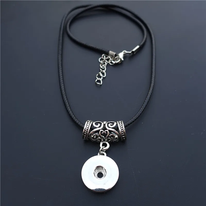 Men Necklace Metal 18mm Snap Buttons Pendant With Black Rope Fashion Unisex Jewelry Gift
Men Necklace Metal 18mm Snap Buttons Pendant With Black Rope Fashion Unisex Jewelry Gift