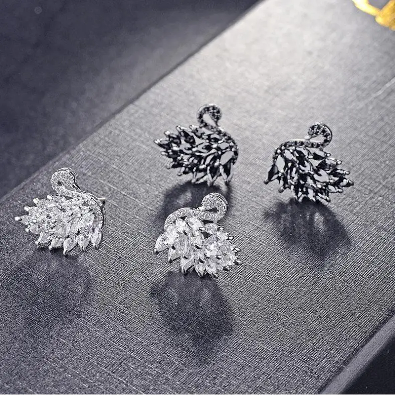 LZX New Design Crystal Swan Earring White/Black Gold Color Cubic Zirconia Stone Stud Earrings for Women Fashion Jewelry
LZX New Design Crystal Swan Earring White/Black Gold Color Cubic Zirconia Stone Stud Earrings for Women Fashion Jewelry