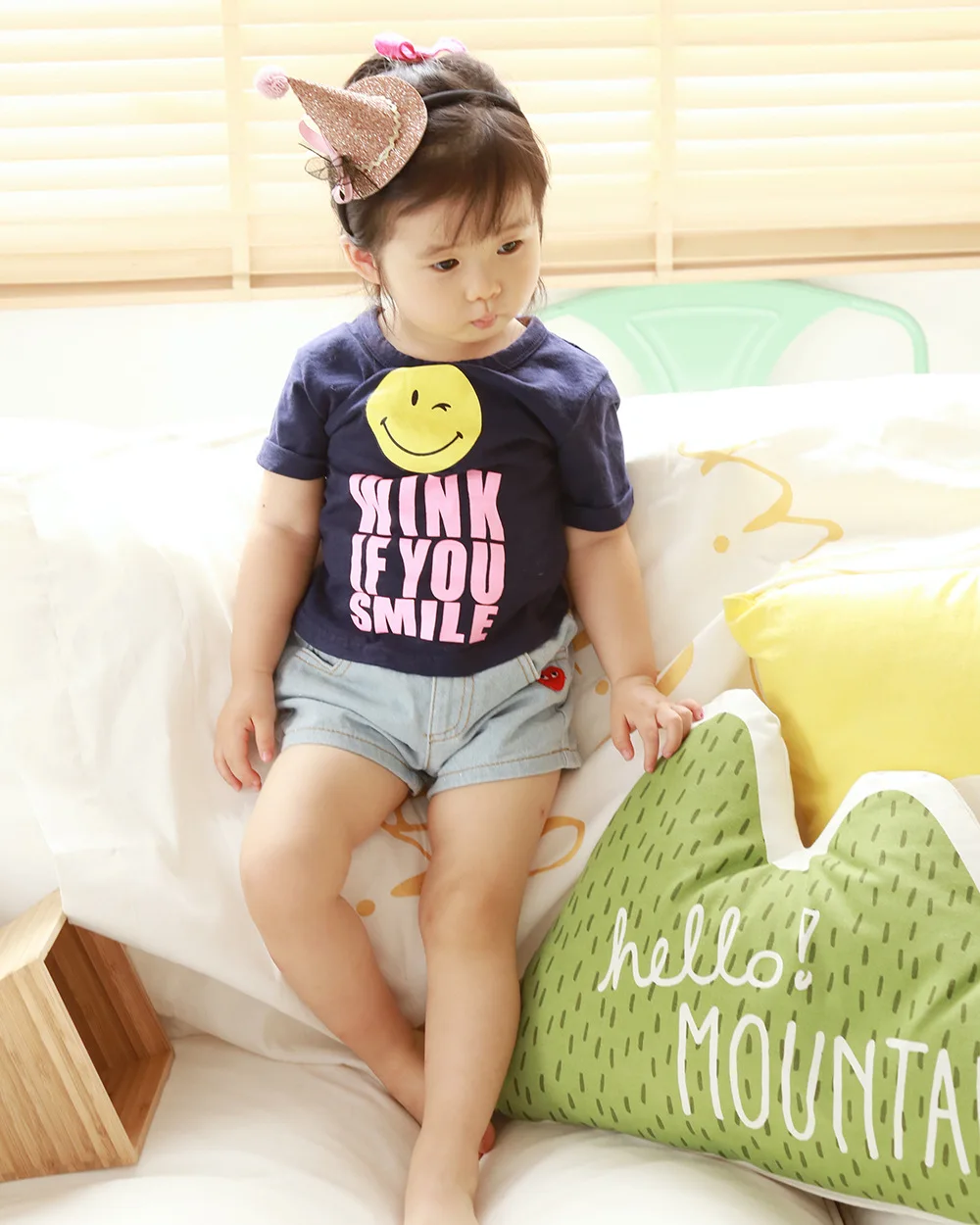 2016 summer new Korean exports to South Korea original smile boy girl cotton T-shirt children clothing
2016 summer new Korean exports to South Korea original smile boy girl cotton T-shirt children clothing