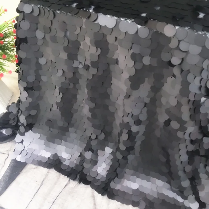 GLace 1Y/Lot 18MM encryption fish scales sequin cloth background tablecloth curtain sequins fabric TX1065
GLace 1Y/Lot 18MM encryption fish scales sequin cloth background tablecloth curtain sequins fabric TX1065