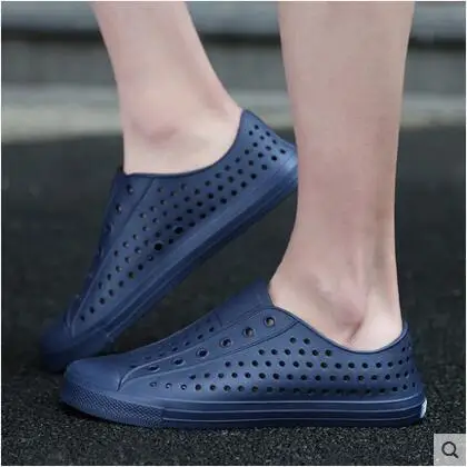 Summer New Men Sandals Garden Clogs Fashion Hollow Breathable Non-slip Waterproof Slippers Beach Light Soft Flat Casual Shoes
Summer New Men Sandals Garden Clogs Fashion Hollow Breathable Non-slip Waterproof Slippers Beach Light Soft Flat Casual Shoes