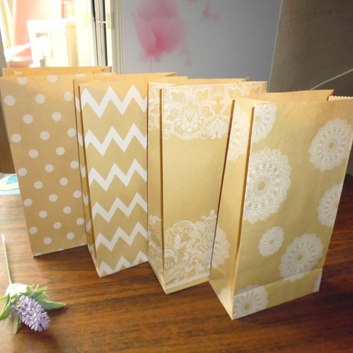 10pcs/lot 3 styles Wavy shape lace Kraft paper packaging bag paper cookie bags pouches wrappers cupcake candy bag gift bag
10pcs/lot 3 styles Wavy shape lace Kraft paper packaging bag paper cookie bags pouches wrappers cupcake candy bag gift bag