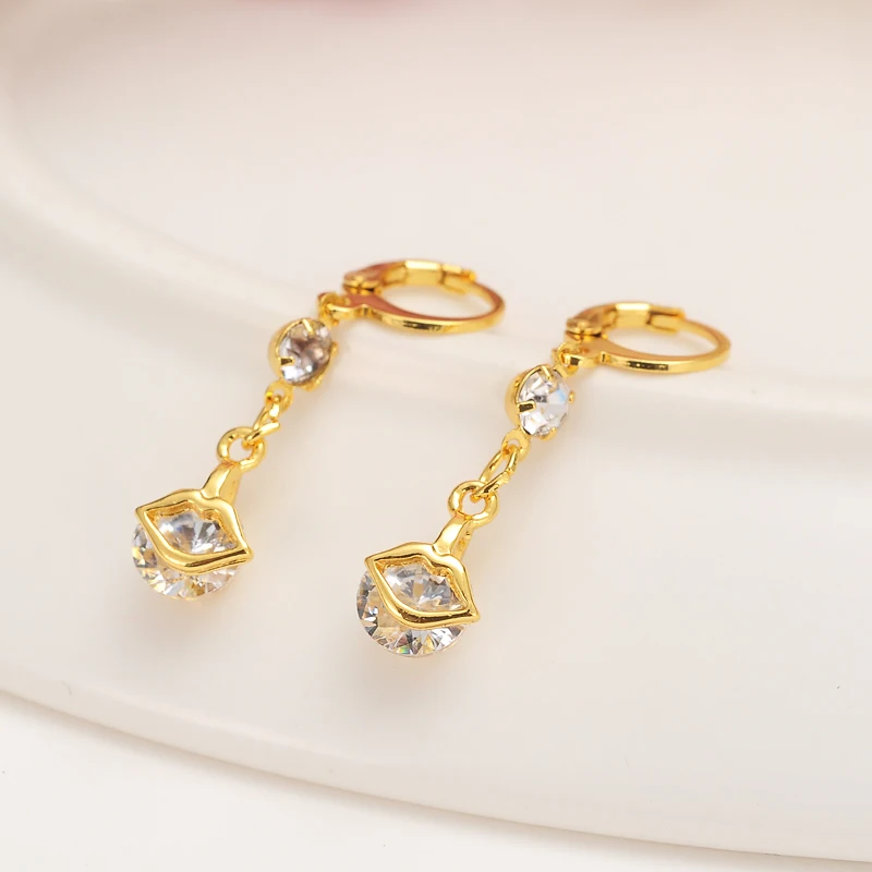 Bangrui Gold Colors New Hot Sale Gold Color Zircon Gem Big Brand earrings Small Dangler for Women Fashion Jewelry
Bangrui Gold Colors New Hot Sale Gold Color Zircon Gem Big Brand earrings Small Dangler for Women Fashion Jewelry