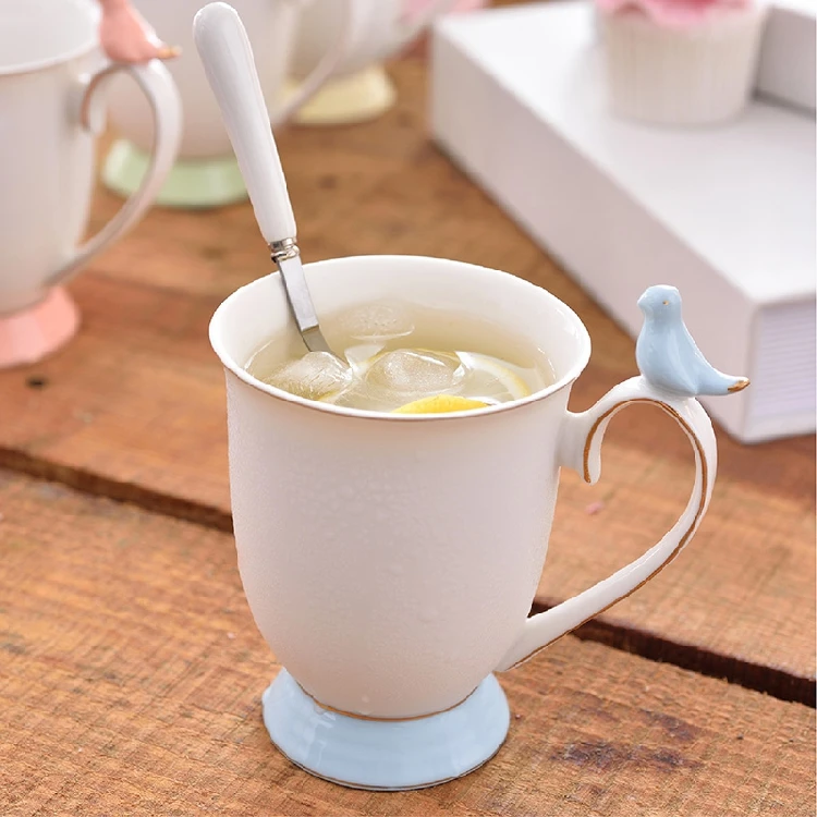 Bone China Coffee Mug with Spoon Pastoral Bird Europe Porcelain Milk Tea Mug British Ceramic Tumbler Cafe Teatime Drinkware
Bone China Coffee Mug with Spoon Pastoral Bird Europe Porcelain Milk Tea Mug British Ceramic Tumbler Cafe Teatime Drinkware