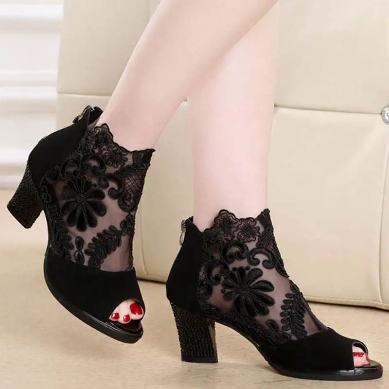 Women Sandals Square High Heel Summer Shoes Woman Sexy Flower Lace Hollow Peep toe Gladiator Sandals Plus Size 35-43
Women Sandals Square High Heel Summer Shoes Woman Sexy Flower Lace Hollow Peep toe Gladiator Sandals Plus Size 35-43