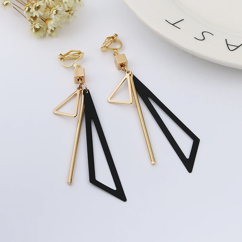 Korean Personality Fashion Triangle Geometric Clip on Earrings Without Piercing Retro Female Tassel Long Women Ear Clips Jewelry
Korean Personality Fashion Triangle Geometric Clip on Earrings Without Piercing Retro Female Tassel Long Women Ear Clips Jewelry