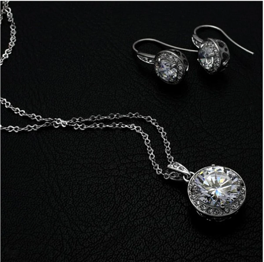 New Big Zircon Crystal Dangle Earrings for Women A Low-Key Luxury Wedding Bridal Jewelry
New Big Zircon Crystal Dangle Earrings for Women A Low-Key Luxury Wedding Bridal Jewelry