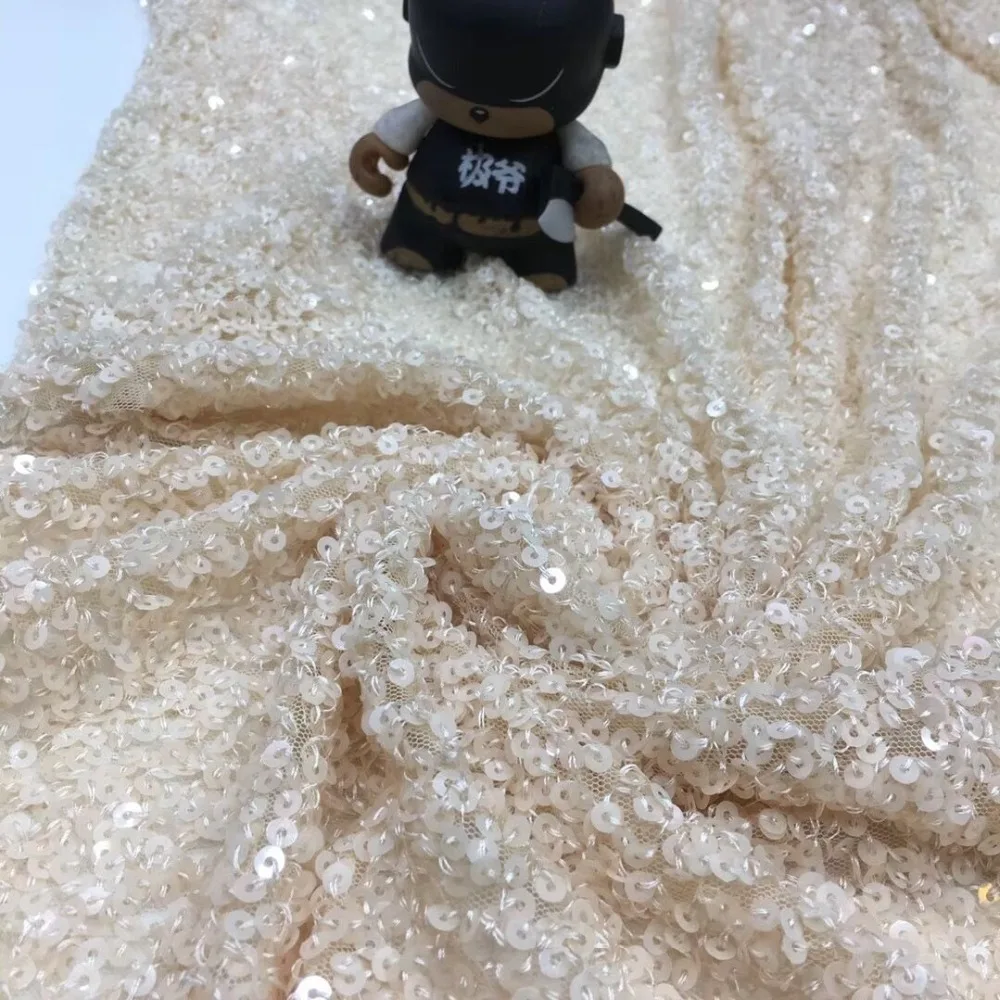 Embroidered lace fabric SYJ-346 with sequins beautiful Nigerian french lace fabric for nice dress
Embroidered lace fabric SYJ-346 with sequins beautiful Nigerian french lace fabric for nice dress