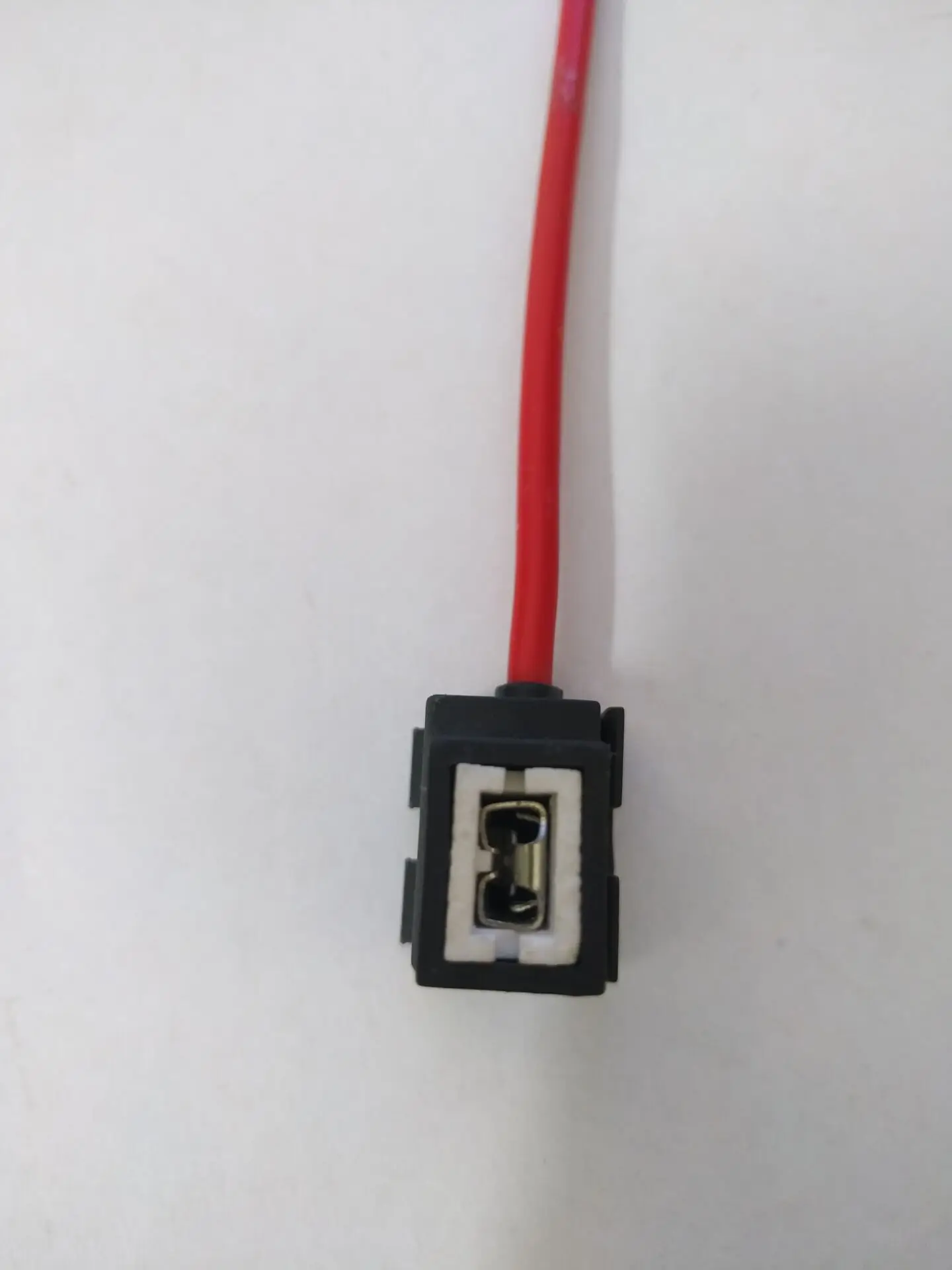 Car big bulb lamp holder H1H7 socket connector ceramic high temperature lamp head elbow socket pure copper wire core base
Car big bulb lamp holder H1H7 socket connector ceramic high temperature lamp head elbow socket pure copper wire core base