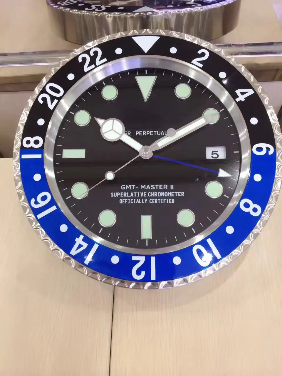 European Style Retail Metal Pow Patrol Wall Watch Mechanism Secret Stash Clock Wall Clock Living Room Mute Relogio Parede 5ZB259
European Style Retail Metal Pow Patrol Wall Watch Mechanism Secret Stash Clock Wall Clock Living Room Mute Relogio Parede 5ZB259