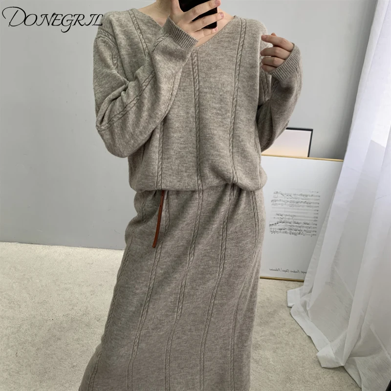 Women V-Neck Side Slit Dress Female Autumn Vintage Solid Long Sleeve Kint Dresses Women Causul Korean Elegant Sweater Dresses
Women V-Neck Side Slit Dress Female Autumn Vintage Solid Long Sleeve Kint Dresses Women Causul Korean Elegant Sweater Dresses