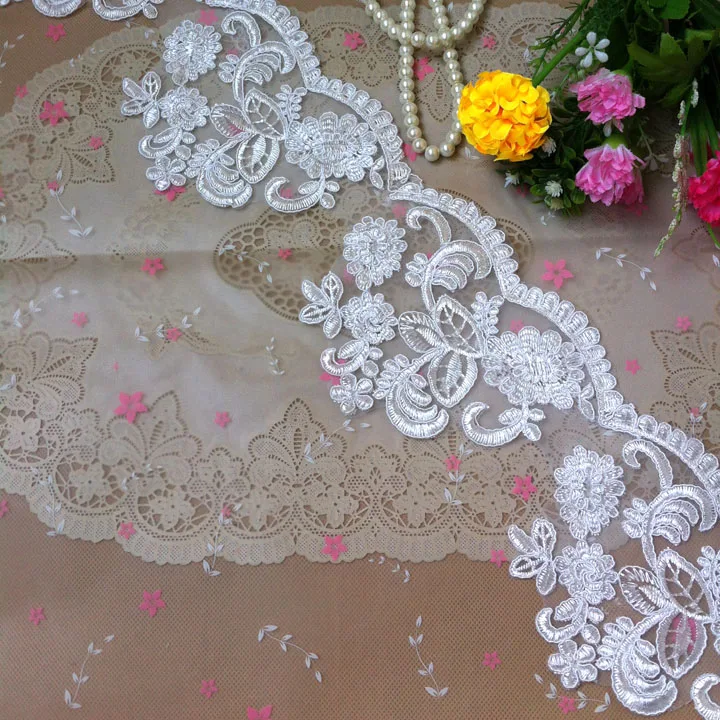 12CM White car lace embroidery Scallop Lace Embroidered border Trim Clothing Decorative Ribbon Home DIY Sewing Wedding Crafts
12CM White car lace embroidery Scallop Lace Embroidered border Trim Clothing Decorative Ribbon Home DIY Sewing Wedding Crafts